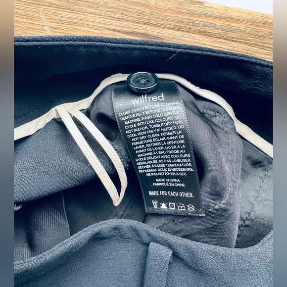 Wilfred Aritzia Black Trousers Size 6 High Rise Straight Leg Work Career Pants - Picture 3 of 6